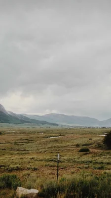 古镇灯笼高挂